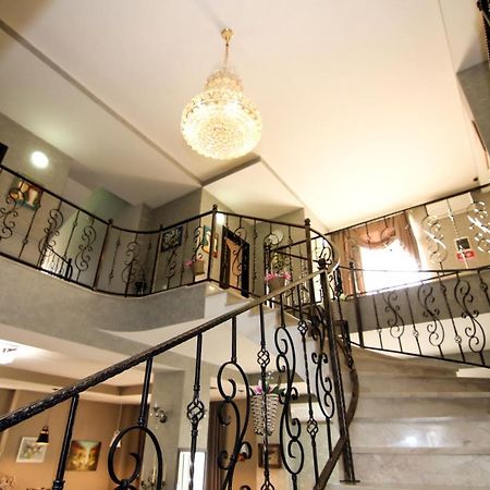 Hotel Salmer Tbilisi Buitenkant foto