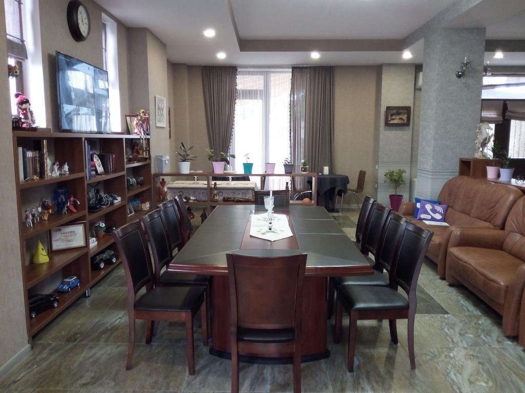 Hotel Salmer Tbilisi Buitenkant foto
